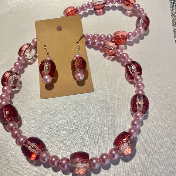 Necklace & Pierced Earring Set with Pink and Red Beads. - Picture 2 of 9